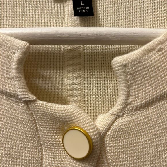 Talbots’s cream sweater arm pit to arm pit approximately 19” length from - Picture 4 of 5